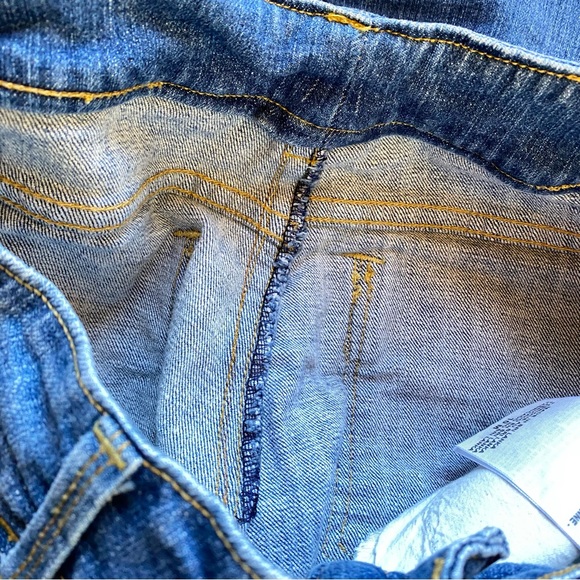 Levis Womens Bootcut Jeans Sz 10 Distressed Flap Pockets Stretch Denim Hemmed - Picture 13 of 15